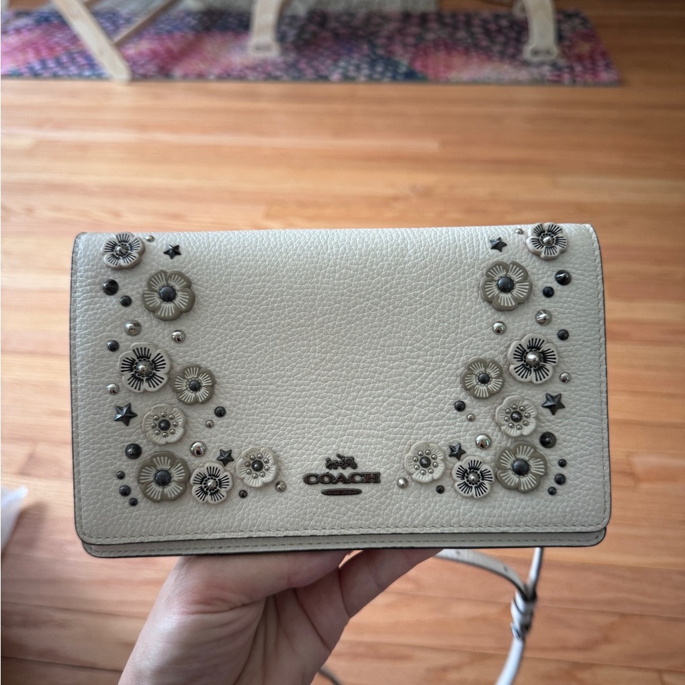 White coach floral crossbody - Picture 3 of 3